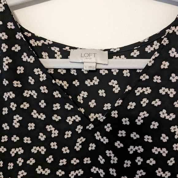 LOFT Black and White Floral Top - Picture 5 of 6